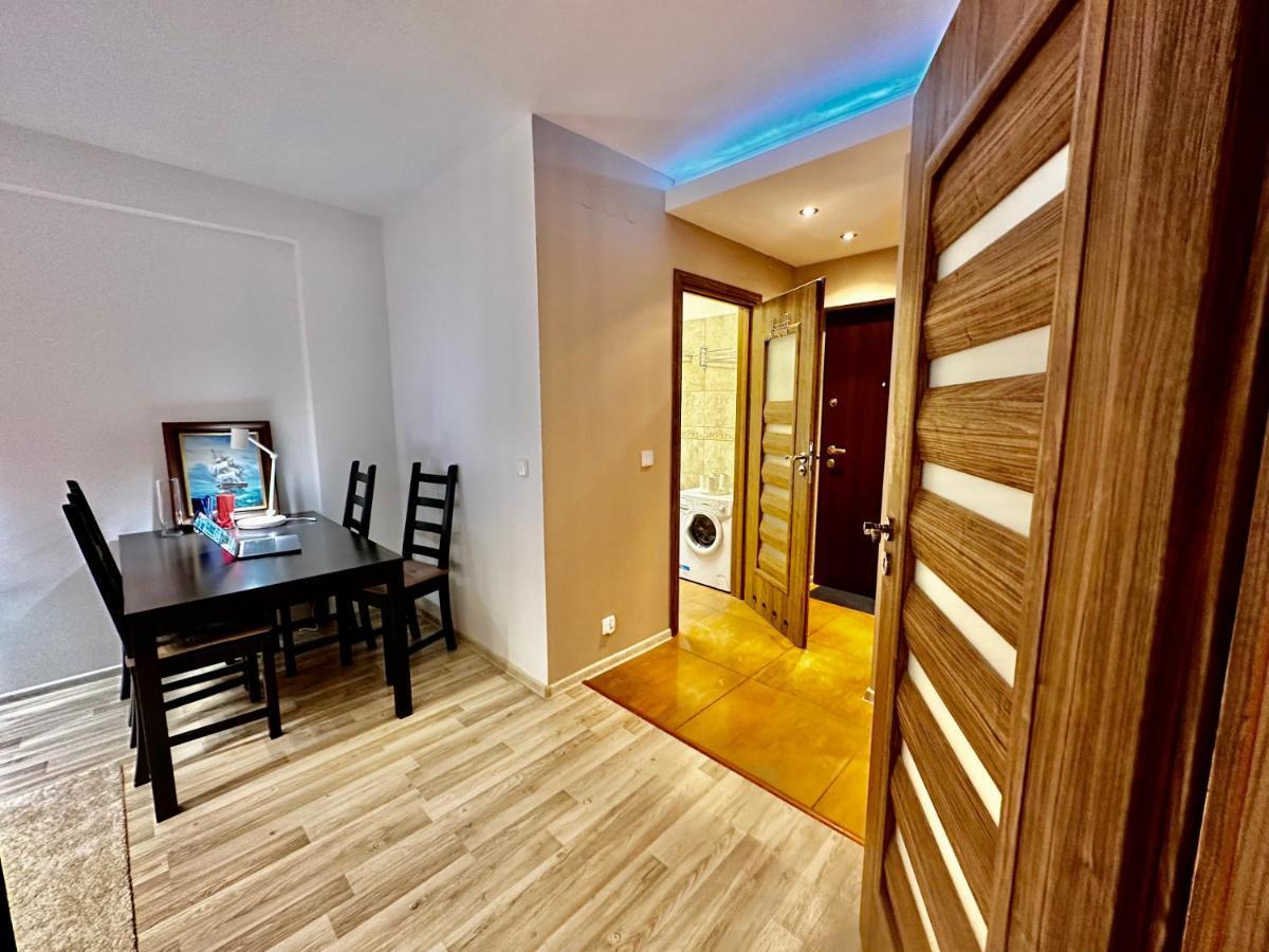 Decor 3 Metro Fast Wifi 1Gbs 80'Tv Hbo Disney Appletv Warsaw Exterior photo